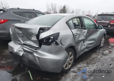 2011 Mazda Mazda3 I Touring из США, поврежденный, VIN JM1BL1VG8B1475663